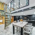 Center Loft Haven: Modern Elegance * Budapest