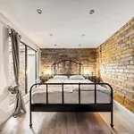 Center Loft Haven: Modern Elegance Apartman Budapest