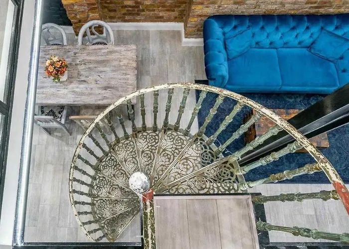 شقة Center Loft Haven: Modern Elegance بودابست