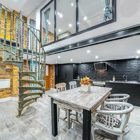 Center Loft Haven: Modern Elegance * Budapeşte