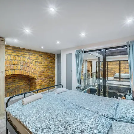 Center Loft Haven: Modern Elegance Budapeşte