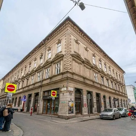 Daire Center Loft Haven: Modern Elegance Budapeşte