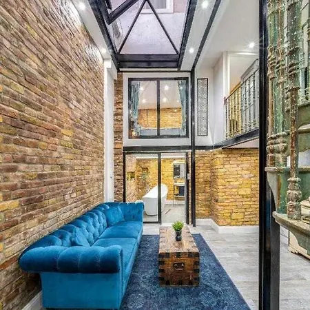 Center Loft Haven: Modern Elegance Budapeşte