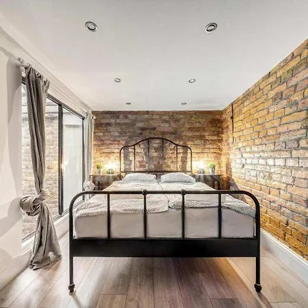 Center Loft Haven: Modern Elegance Daire Budapeşte