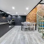 Center Loft Haven: Modern Elegance